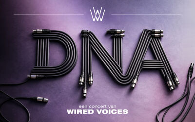 Een beeld van de letters DNA, met microfoonkabels gevormd. 